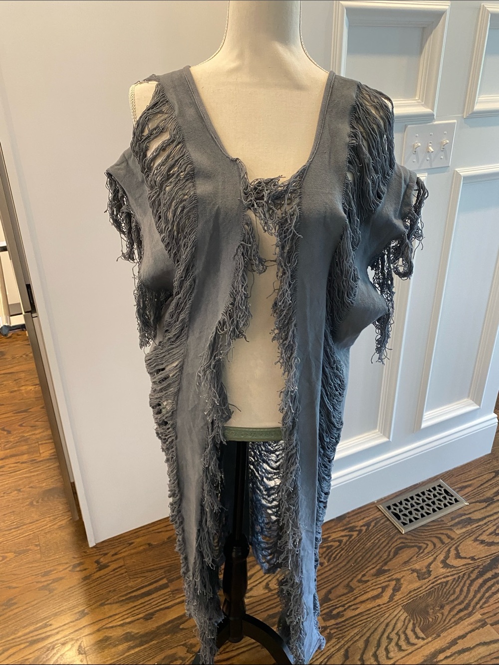 Sleeveless Frayed Open-Front Tunic in Soft Gray